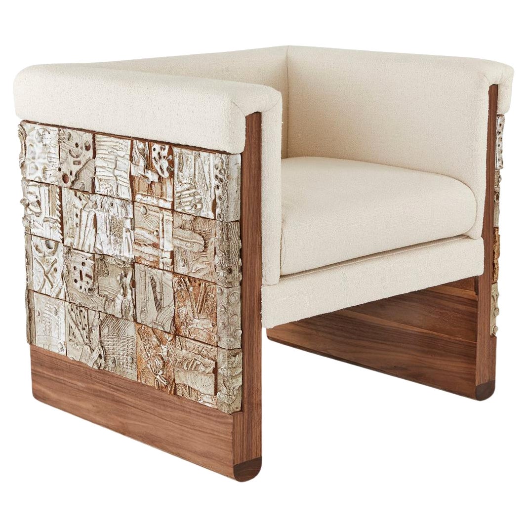 Stellar Modern Handmade Ceramic Walnut, Boucle'' Upholstered Luxury Dining Chair im Angebot
