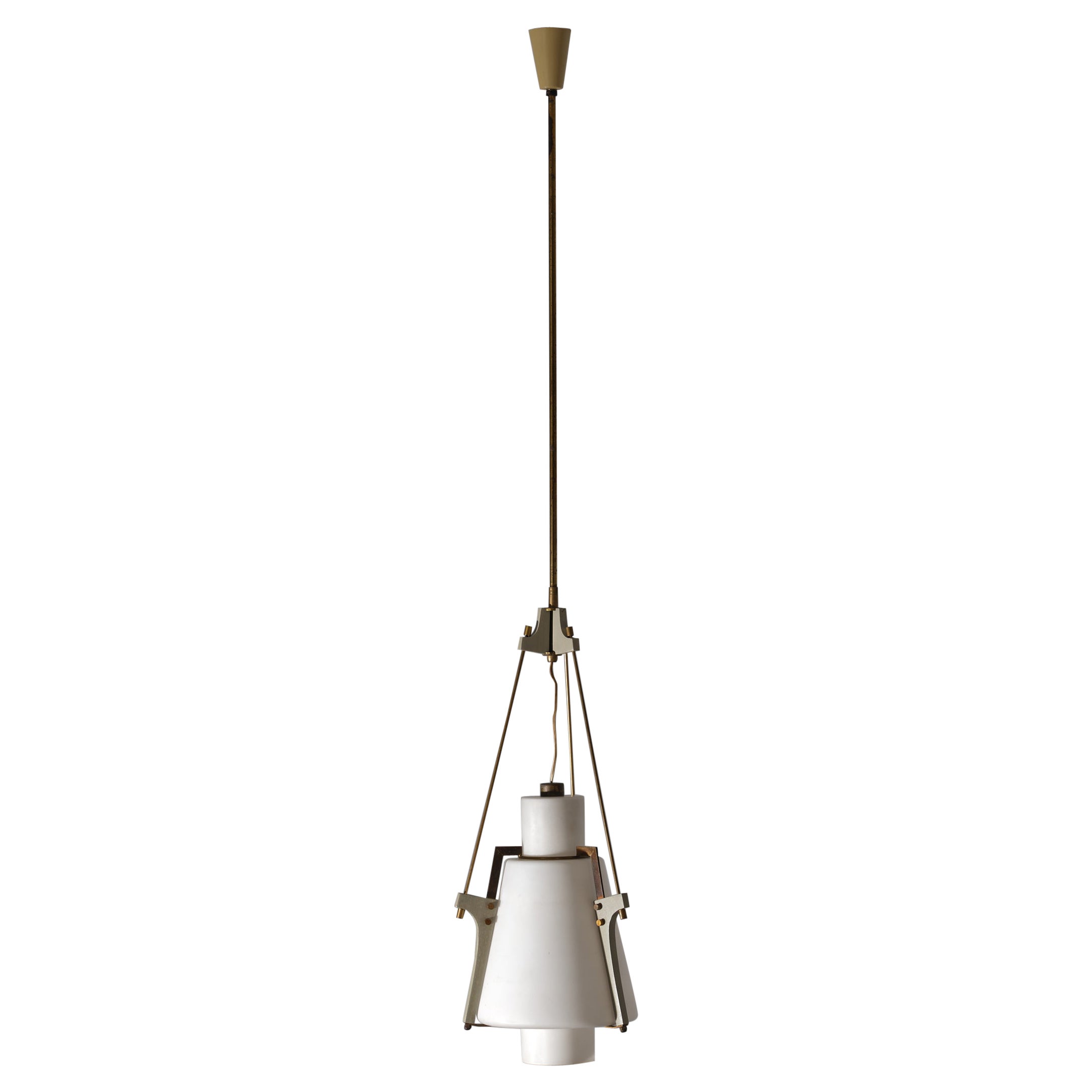 Mid-Century Modern chandelier manufactured in Italy during the 50s.
This pendant lamp features very particular opaline glass along with lacquered wood and brass parts.

We have carried out the restoration and new lacquering of the grey wooden