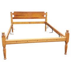 Cohasset Colonials by Hagerty Colonial Style Maple Full Size Bedframe