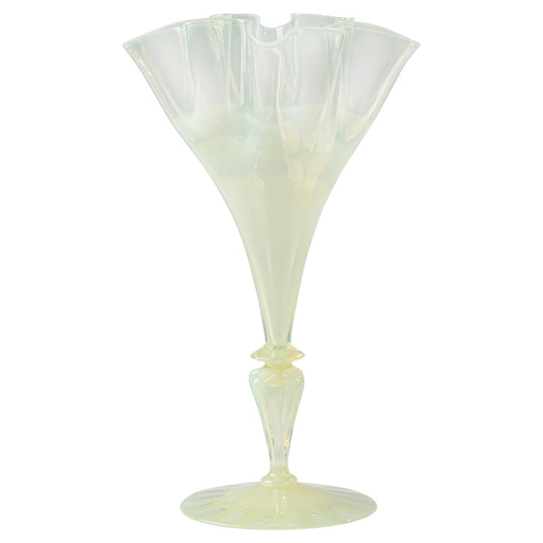 Early 19th Century, Thin Murano Glass Fan Shaped Vase For Sale at 1stDibs