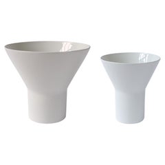 Set aus 2 weißen KYO-Vasen aus Keramik von Mazo Design