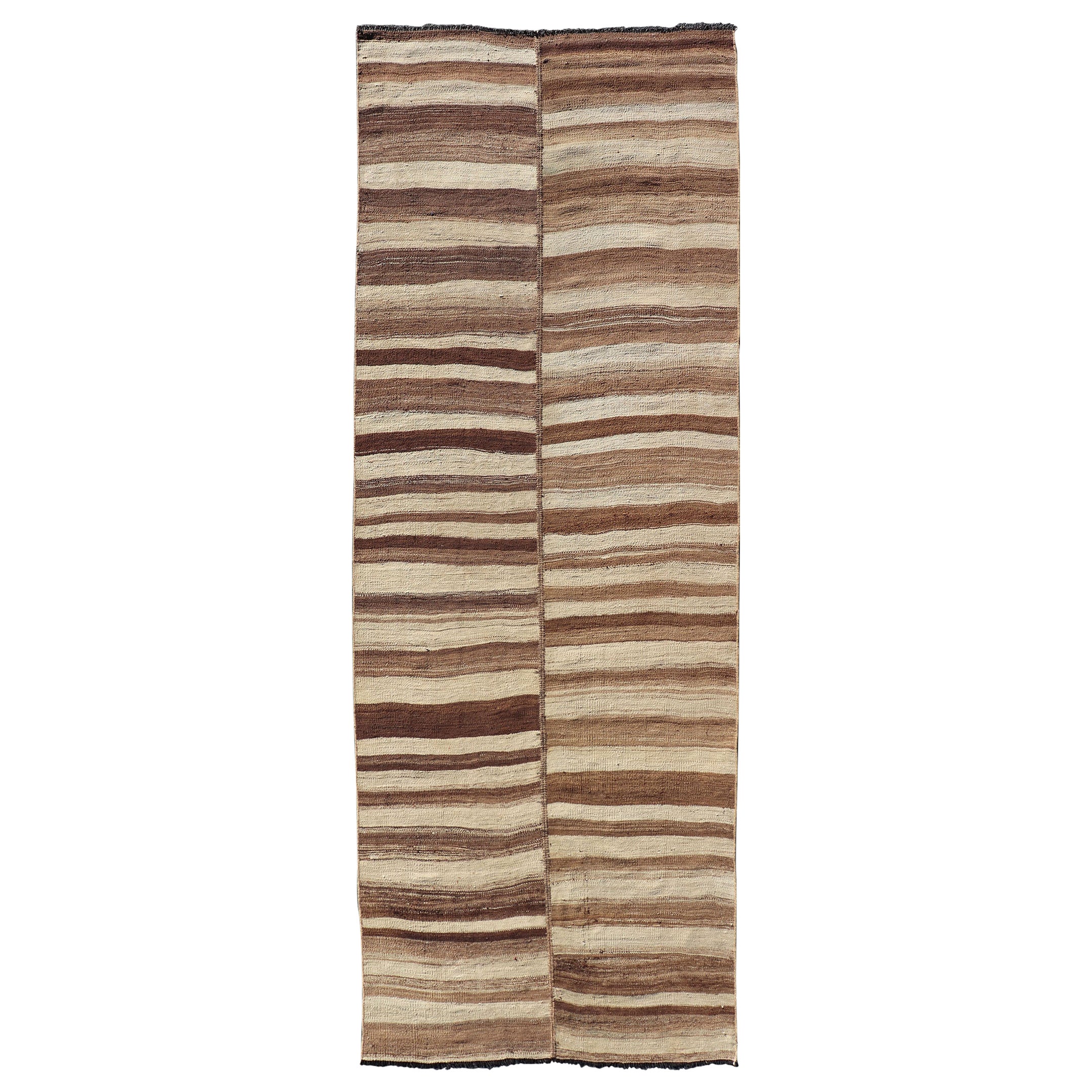 Long chemin de table Kilim Gallery Vintage Turc avec des rayures dégradées Brown et Cream