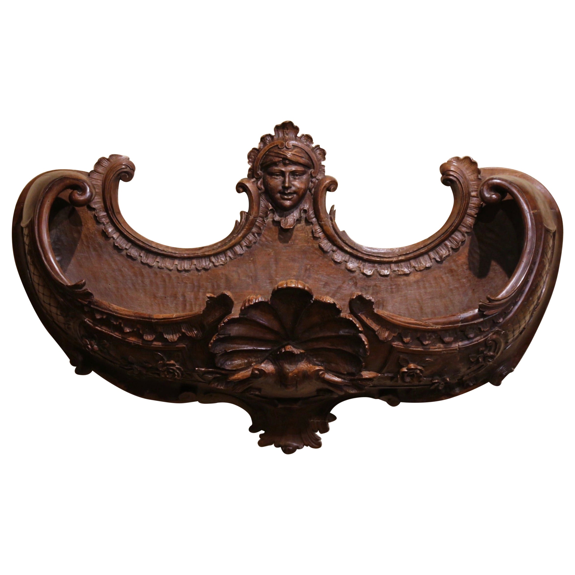 18th Century French Louis XV Carved Walnut Wall Jardiniere with Shell Motif For Sale