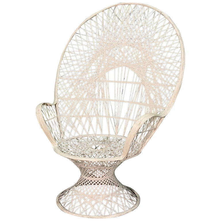 Russell Woodard Spun Fiberglass Peacock Chair For Sale at 1stDibs