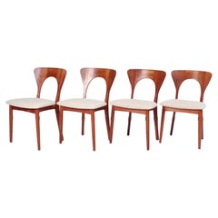 4 Chaises de salle à manger danoises en teck de style moderne du milieu du siècle « Peter » de Niels Koefod, années 1960