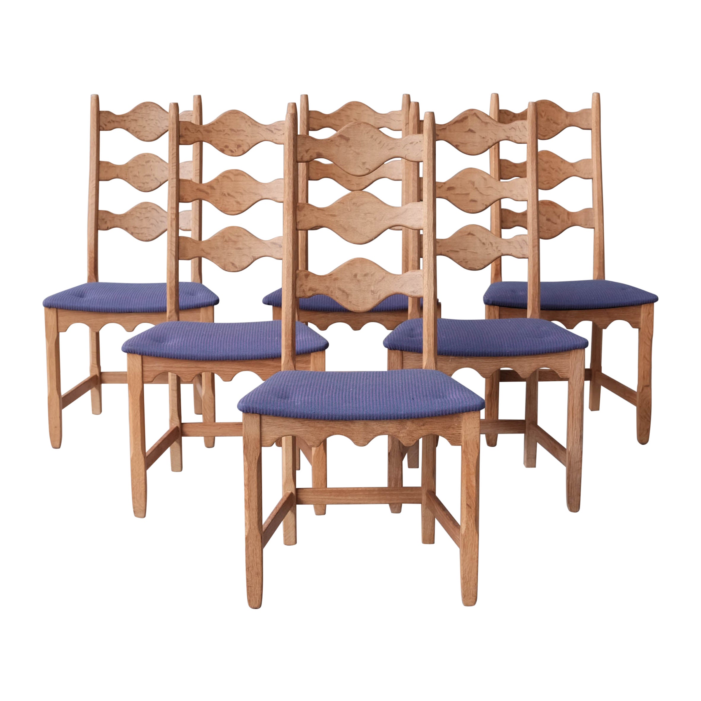 Ensemble de six chaises de salle à manger danoises du milieu du siècle en chêne Henning Kjaernulf 