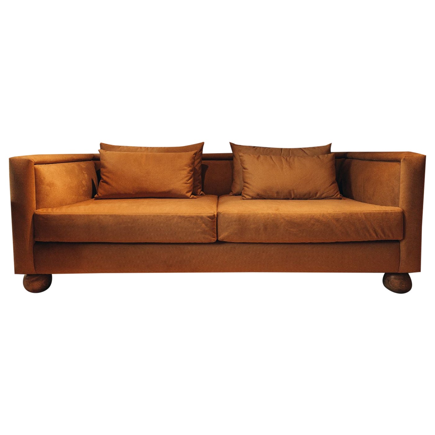 Zweisitzer-Sofa mit Samt oder Stoff und Beinen aus Jabin-Kugeln von Daniel Orozco im Angebot