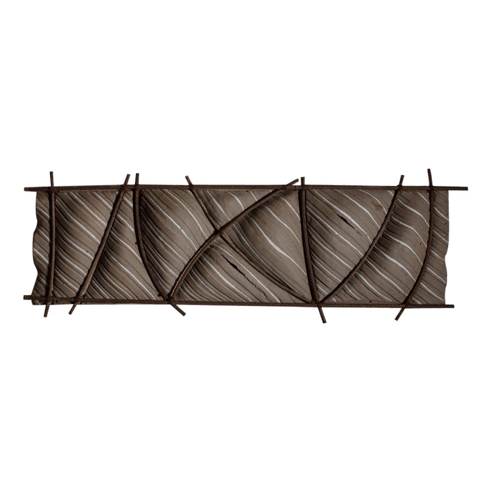 Large Wall Sculpture Entitled « Grande Voile » in Grey Clay and Rebar, 1970-1980 For Sale