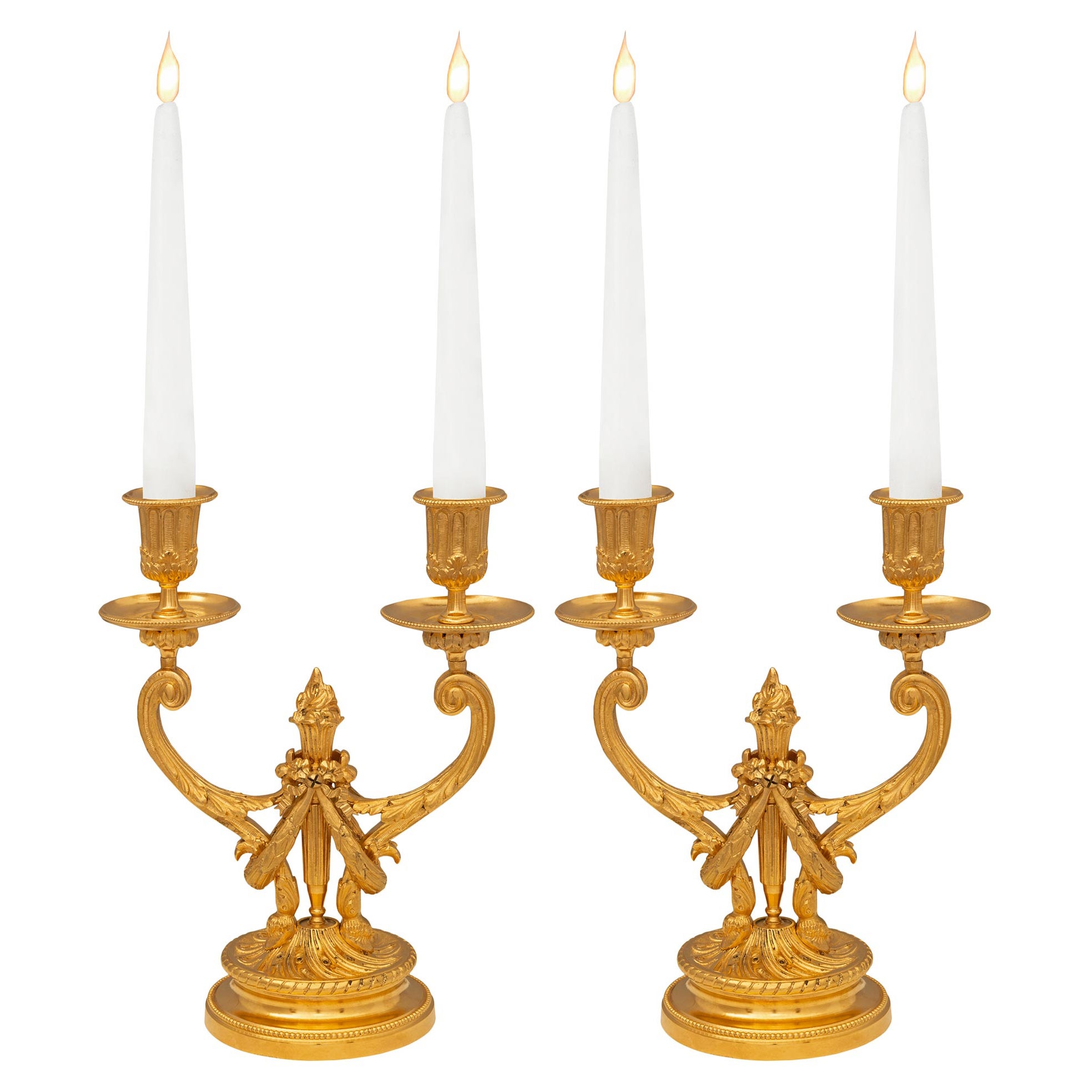 Paire de candélabres français du XIXe siècle en ormolu de style Louis XVI