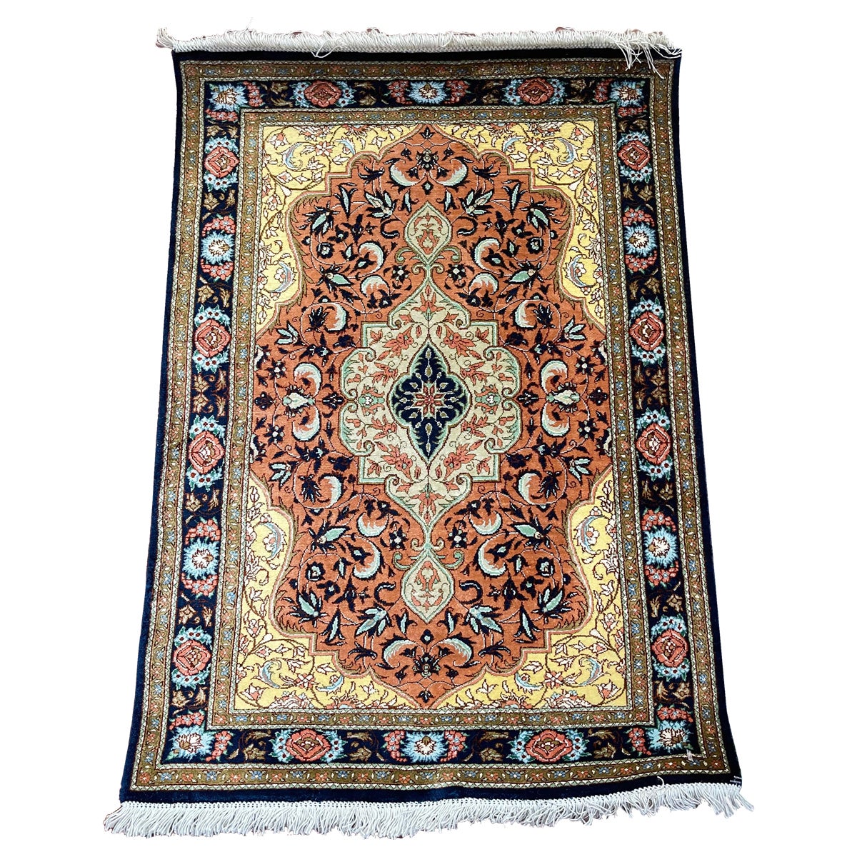 Très beau tapis/carpette en soie perse de Qum 
