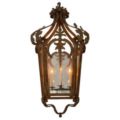 Luminaire à lanterne en fer forgé de style colonial espagnol monumental du 18e siècle