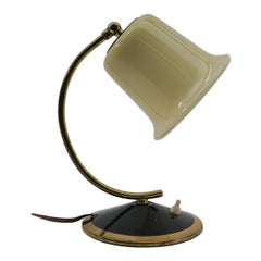 Ravissante lampe de bureau du milieu du siècle en verre et laiton, Autriche, années 1950