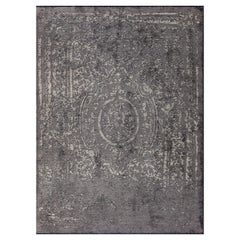 Traditional Oriental Luxury Hand-Finished Area Rug