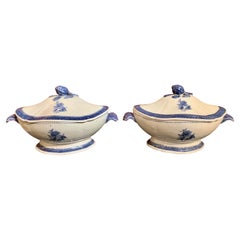 Pair of 18th C. Chinesse Qianlong / Jiaqing Blue and Whithe Porcelaine Tureens