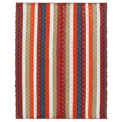 Tapis Kilim persan vintage rouge à rayures multicolores à carreaux par Kilim