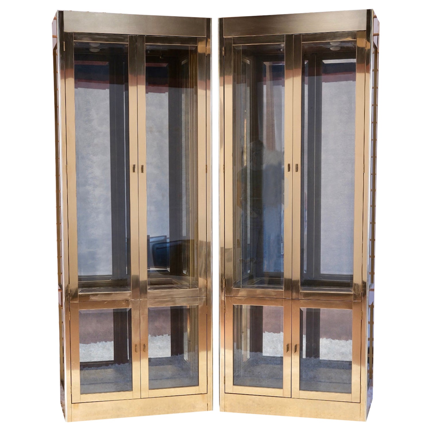 Mastercraft Large Impressive Illuminated Display Cabinet 1960s For Sale at  1stDibs