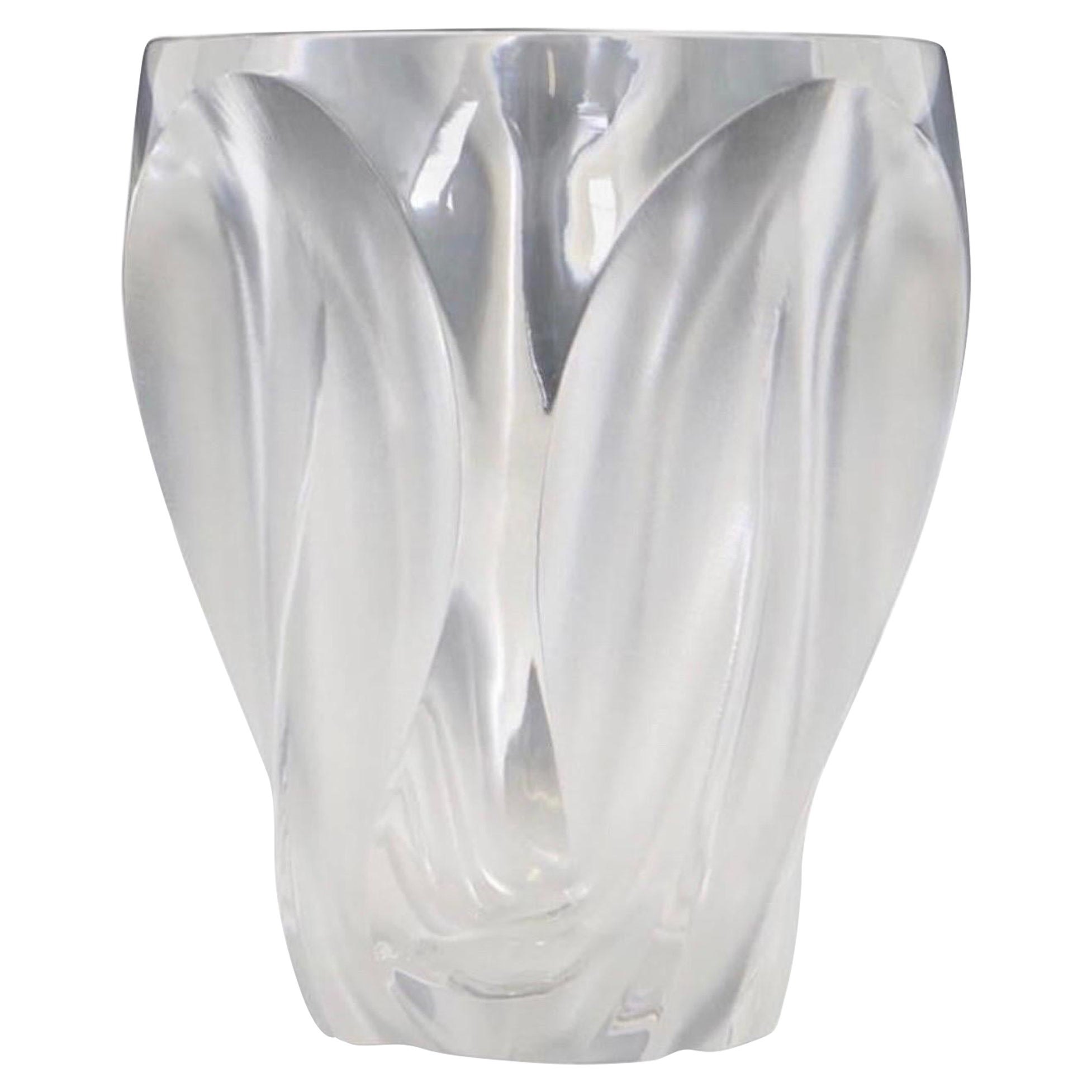 Wonderful Mid-Century Modern Lalique Ingrid Frosted Clear Leaf Crystal Vase For Sale