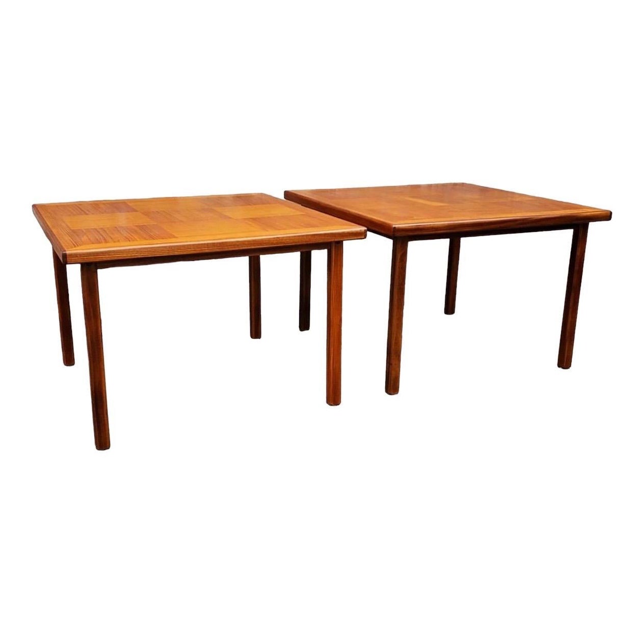 Dänische Mid-Century-Modern-Couchtische aus Teakholz. Satz von 2 im Angebot