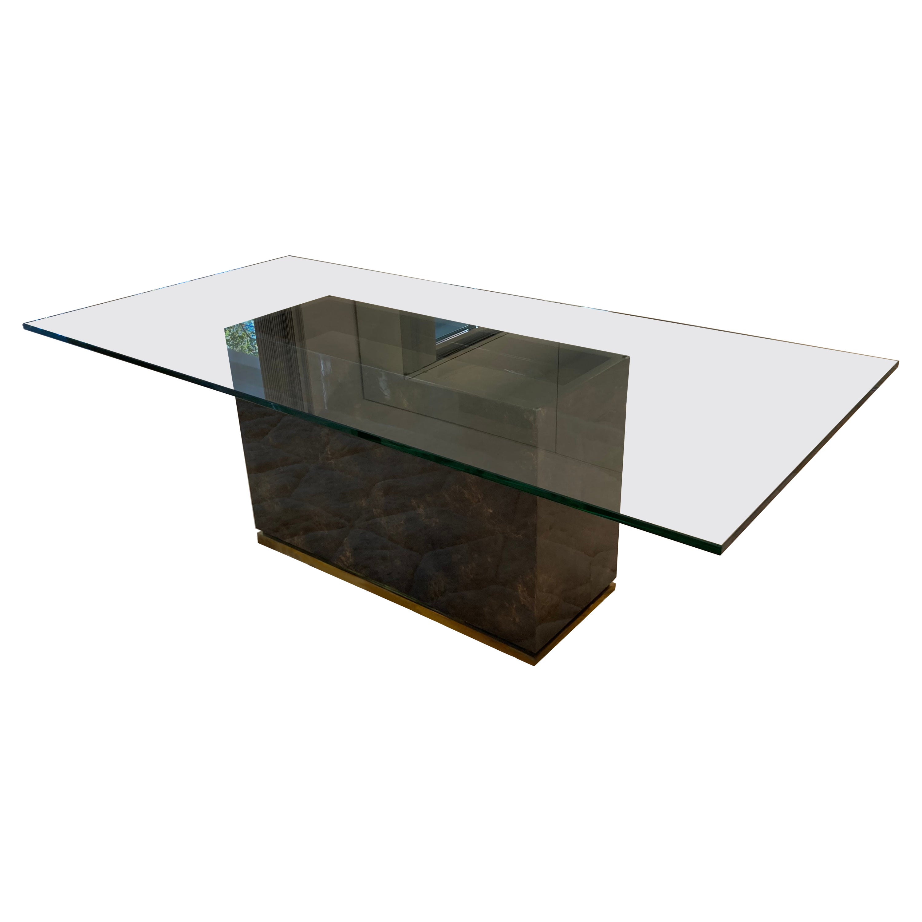 Magnifique table de salle à manger en peau de chèvre avec plateau en verre, laiton