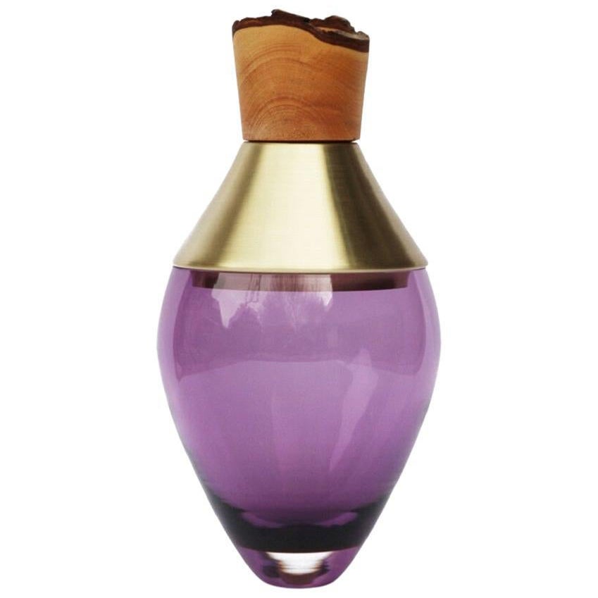 Petit vase violet d'Inde I, Pia Wüstenberg en vente