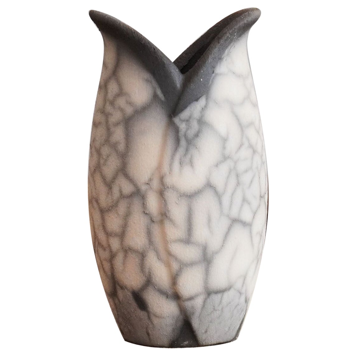 Hana F Mini-Vase Raku-Keramik, Rauch Raku, handgefertigtes Dekorationsgeschenk im Angebot