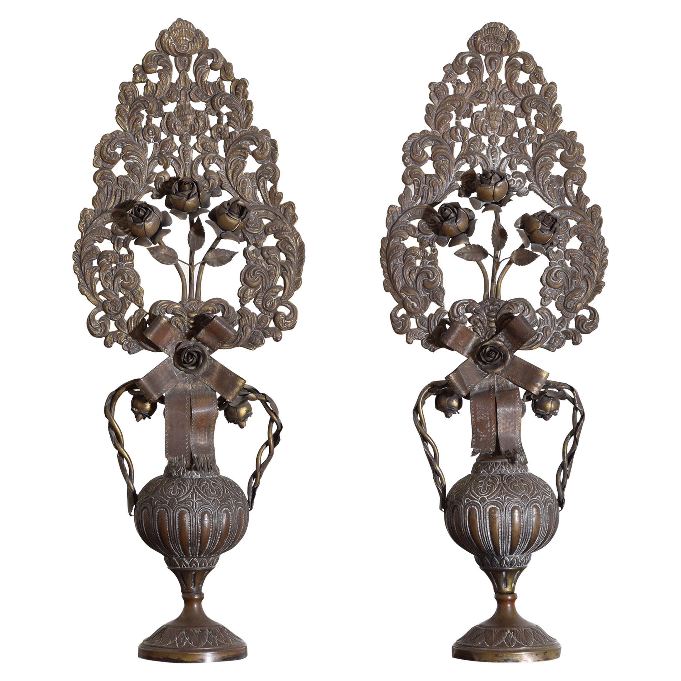 Pair Italian or Spanish Portapalme Urns in Copper and Brass, circa 1700 For Sale