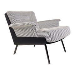 Italian modern Daiki armchair by Marcio Kogan and Studio MK27 for Minotti 2020s 