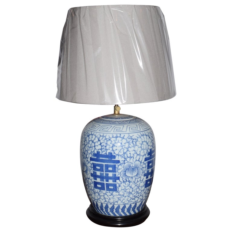 Vintage Blue and White Ceramic Ginger Jar Lamp For Sale at 1stDibs