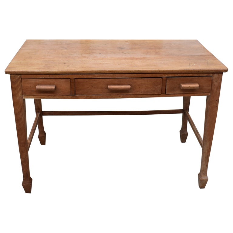 A midcentury oak wood teachers school desk For Sale at 1stDibs