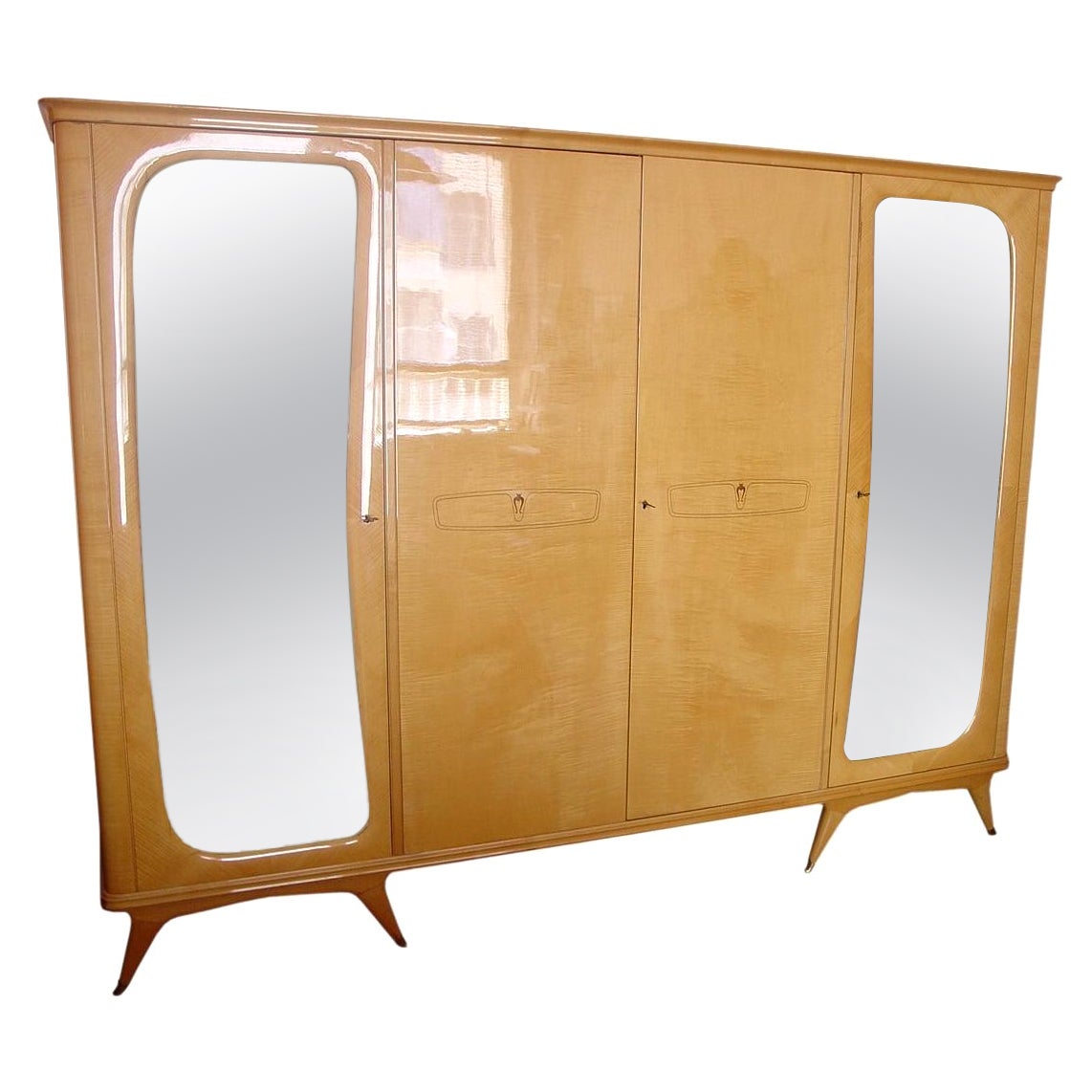 Vintage Wardrobe Maple Feather Attributed to Borsani Osvaldo, Italy, Approx 1950 For Sale