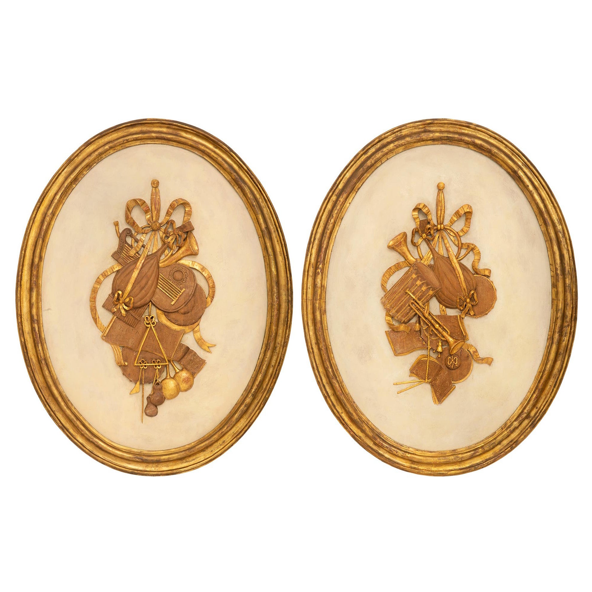 Paire de véritables plaques murales italiennes d'époque Louis XVI en bois et Mecque du 18ème siècle