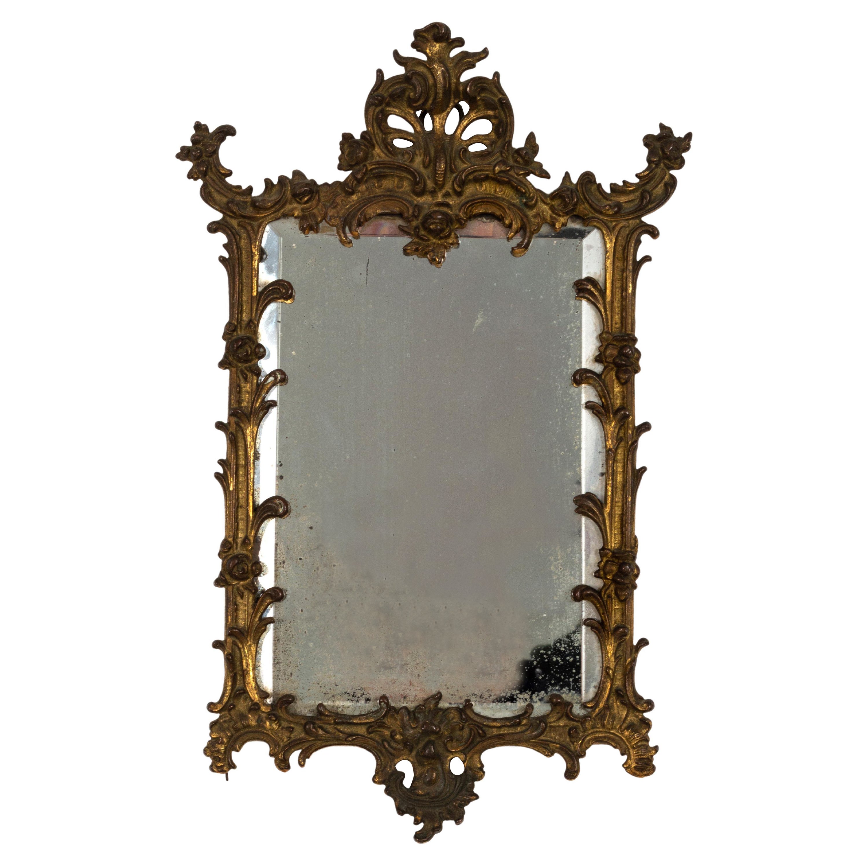 Petit miroir français ancien du 19ème siècle doré