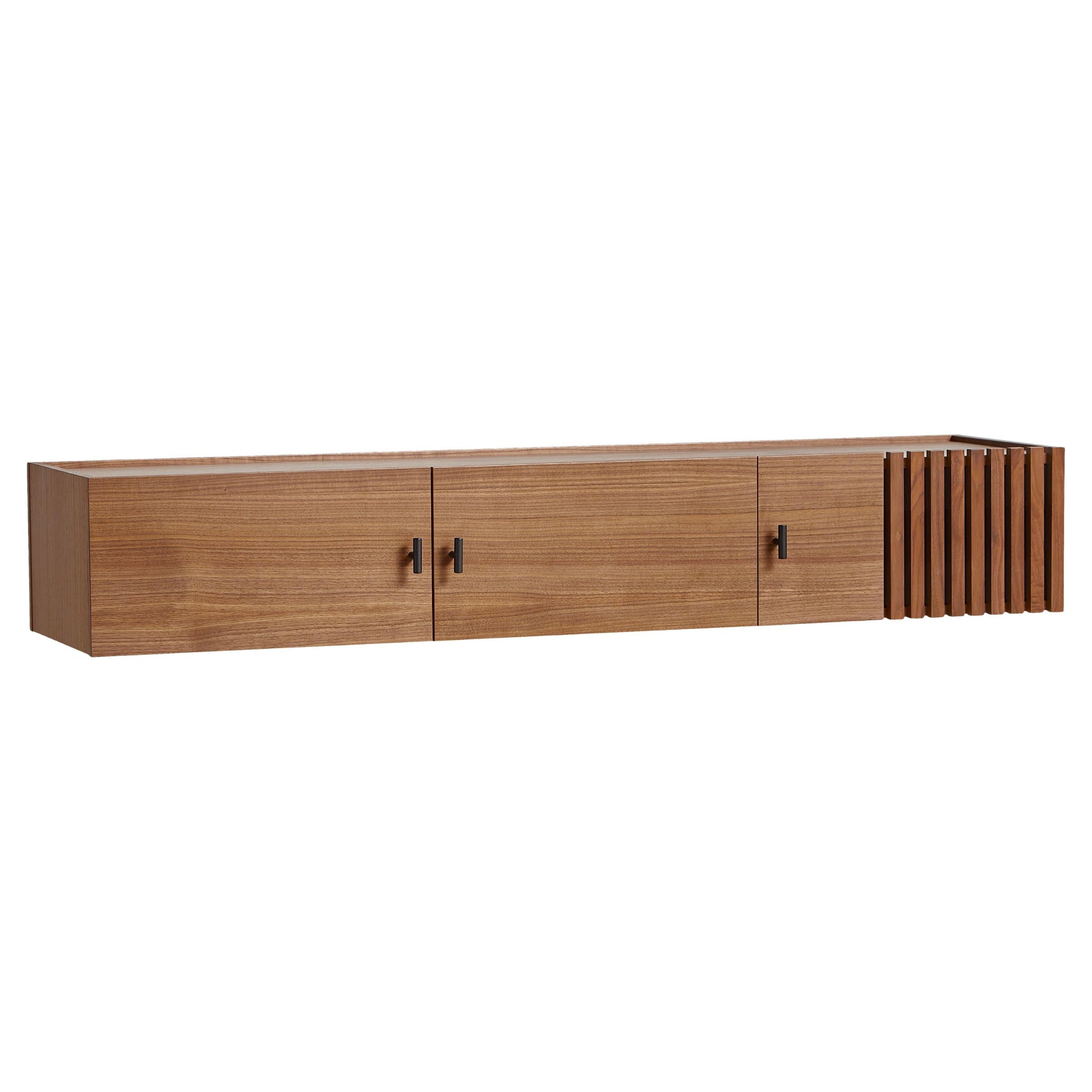 Array Low Sideboard 150 aus Nussbaumholz von Says Who im Angebot