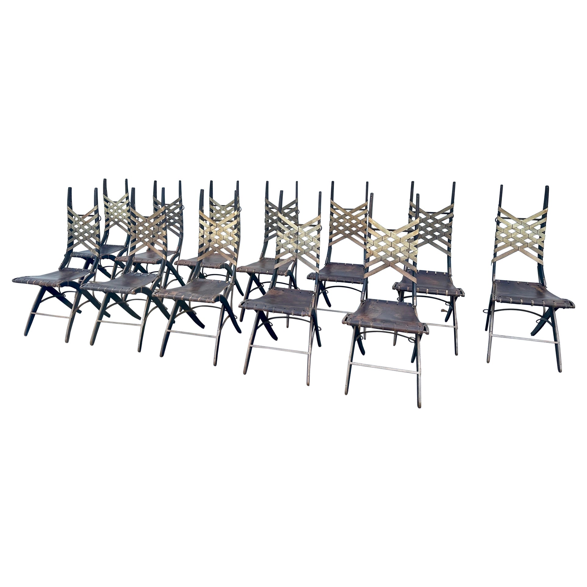 Alberto Marconetti, ensemble de 12 chaises de salle à manger originales en chêne, fer et cuir avec sangles