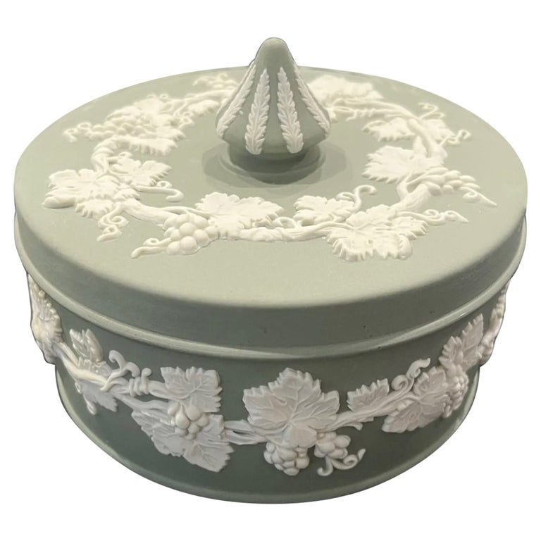 Vintage Large Wedgwood Green Jasperware Decorative Box with Lid For