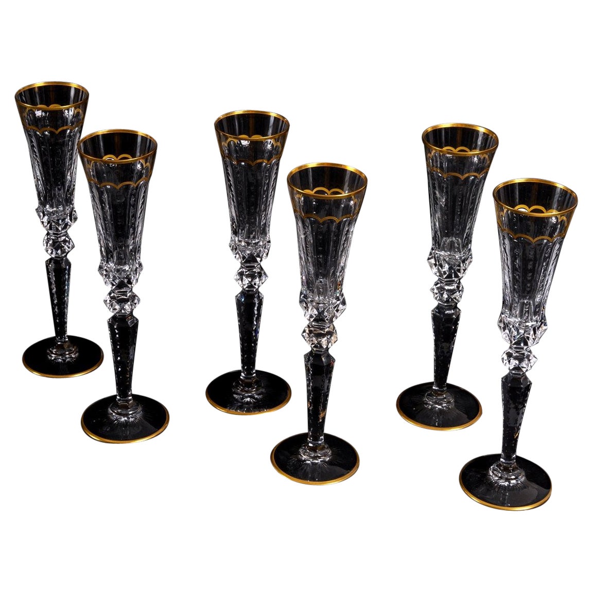 Eccezionale set di sei flutes da champagne in cristallo della maison Saint Louis, modello 
