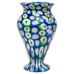 Fratelli Toso Murano Blue Green Millefiori Antique Italian Art Glass Flower Vase (Vase à fleurs en verre)