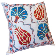 Retro Uzbekistan Suzani Cushion Made of Silk and Cotton Fabric in Bright Colours