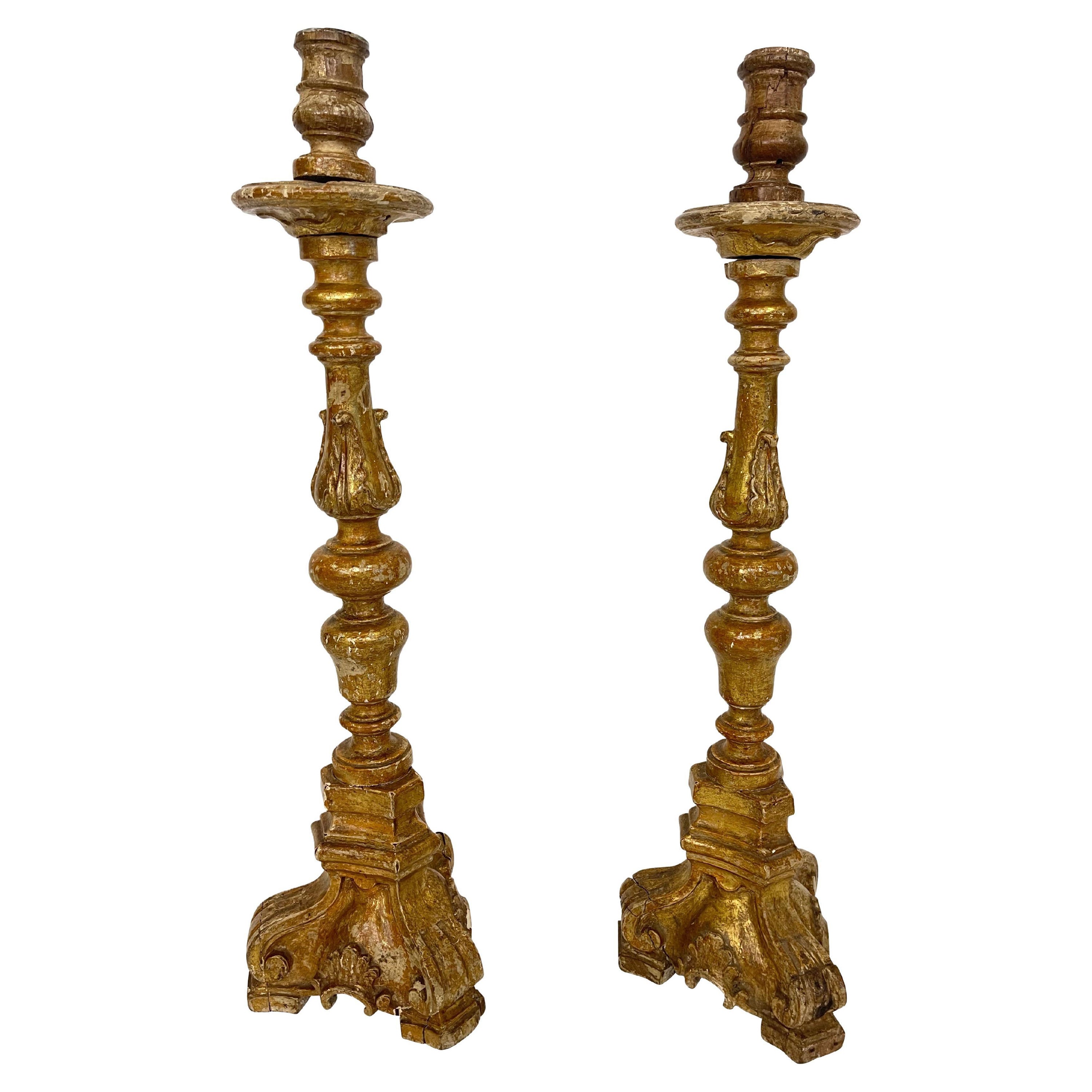 19ème siècle Antiquité italienne baroque dorée Bougeoirs Candélabres en vente
