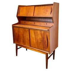 Stunning Mid-Century Modern Danish Chatol / Bookcase with a Pull Out Desk