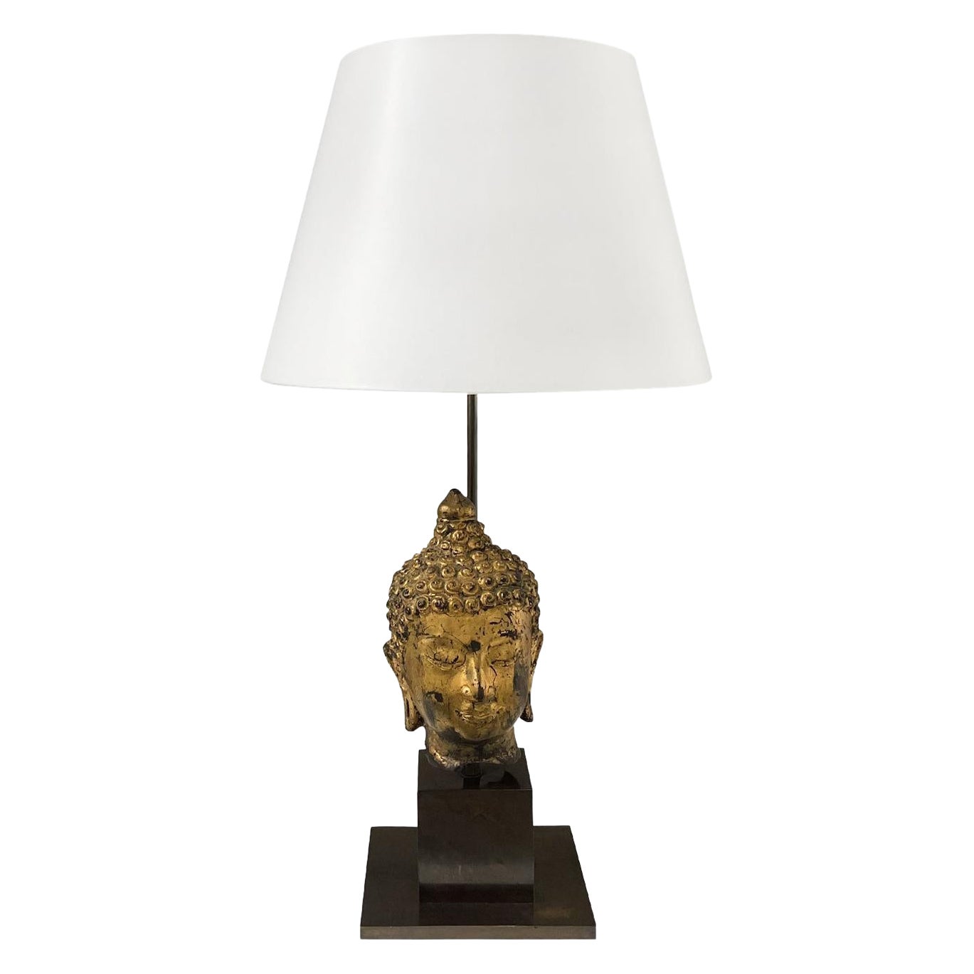 Gold Asiatische Metall-Buddha-Tischlampe des 20. Jahrhunderts – Vintage-Holzleuchte im Angebot