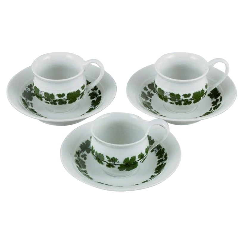Meissen, Green Ivy Vine, 3 Coffee Cups with Accompanying Saucers, Early 20th C