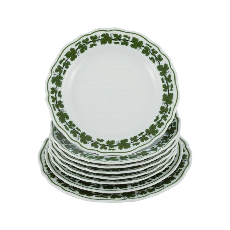 Meissen, Green Ivy Vine Leaf, Eight Plates in Hand-Painted Porcelain