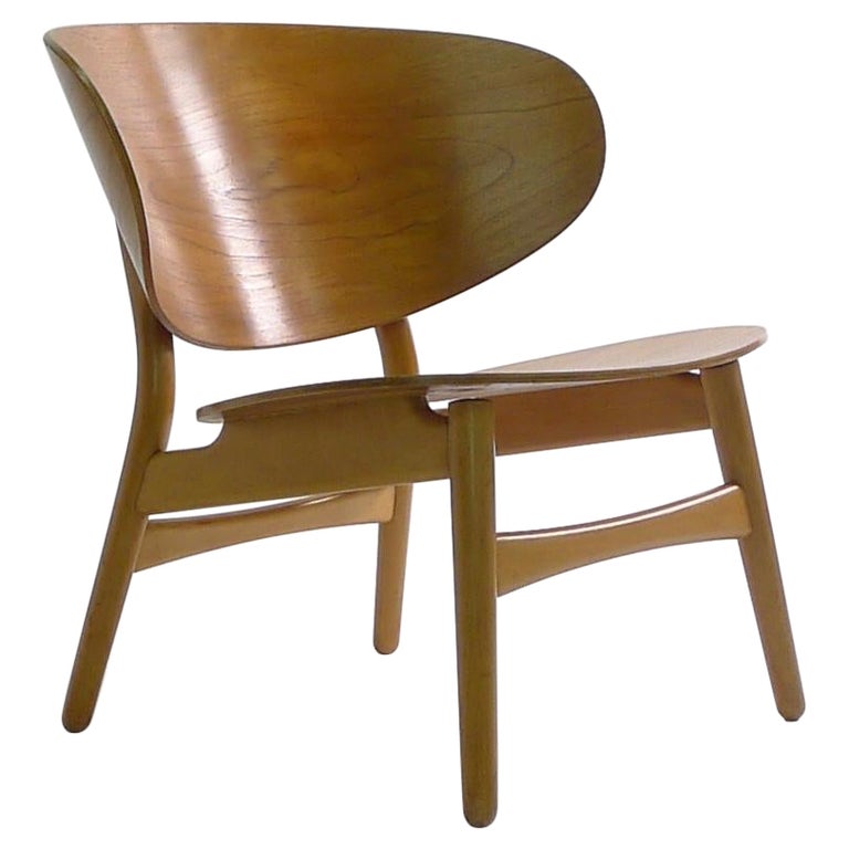 Chaise en forme de coquille de Hans J Wegner, modèle FH1936, fabriquée par  Fritz Hansen, design 1948 sur 1stDibs