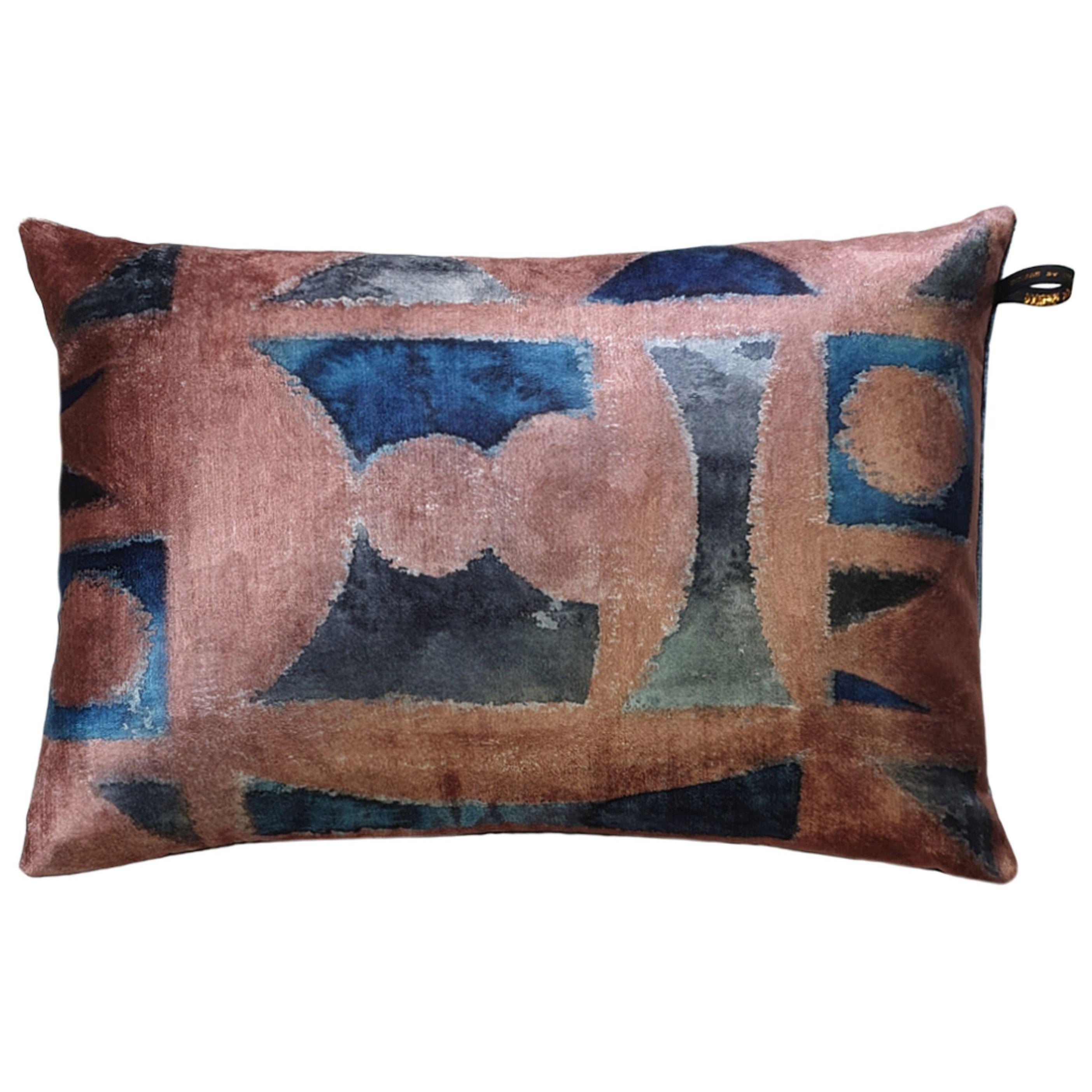 EST1966 Artt02 Blue Throwpillow