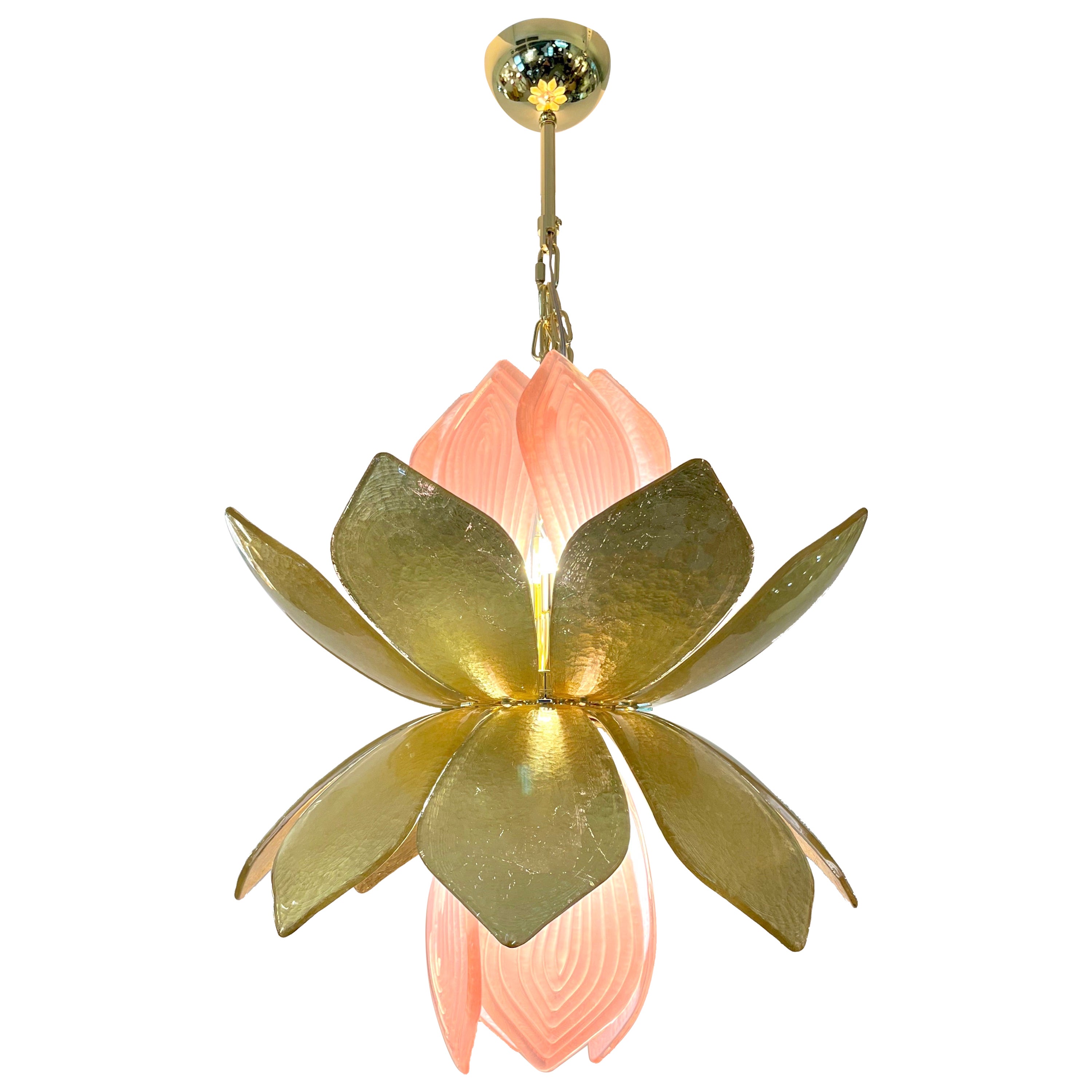 Lustre italien contemporain en laiton avec fleur en verre de Murano en forme de feuille d'or rose en vente