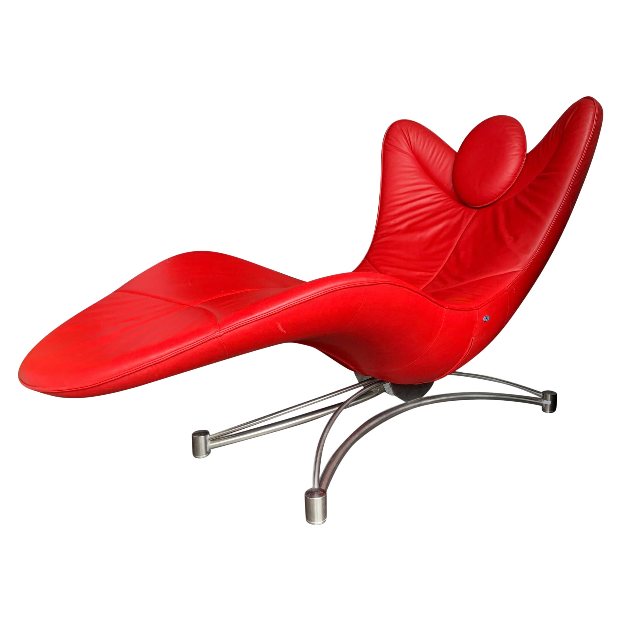 Iconic De Sede red leather & steel Chaise Lounge model Ds 151 made in Switzerland designed by Jane Worthington
Metal branding label to underside of chair.

Museums
Centre Georges Pompidou, Paris
Magna Pars, Milan
MAK (Museum Fur Angewandte Kunst)