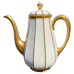 Ancienne cafetière en porcelaine de Limoges