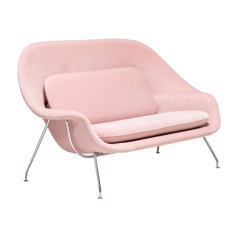 Knoll by Eero Saarinen Womb Dusty Pink Velvet Settee Sofa For Sale at