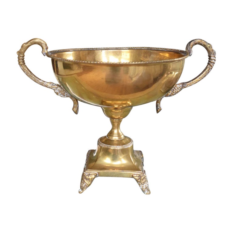 Grande tasse à compote ou coupe à trophée vintage en laiton imitation bois - Inde en vente